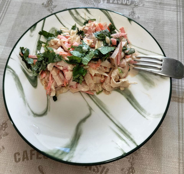 Салат с дайконом и курицей