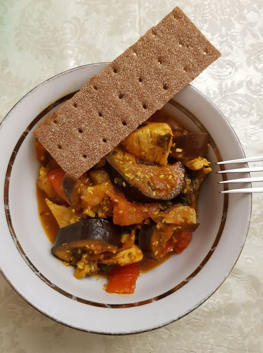 Куриная грудка с овощами