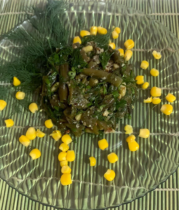 Салат с укропом и зелёной фасолью
